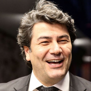 &Uuml;nl&uuml;lerden sosyal medyada Vatan Şaşmaz paylaşımları!