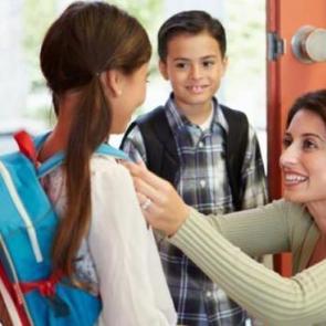 Okulun ilk g&uuml;n&uuml; &ccedil;ocuklara nasıl davranmalı?