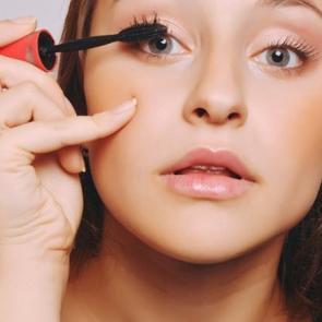 Kirpikler i&ccedil;in doğru fır&ccedil;a nasıl se&ccedil;ilir?