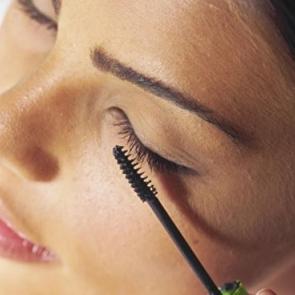 Doğru maskara nasıl se&ccedil;ilir?