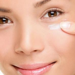 Kahveli g&ouml;z altı maskesi 