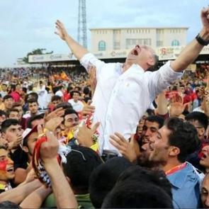 Sezon başında kovulmuştu! Geri d&ouml;n&uuml;yor