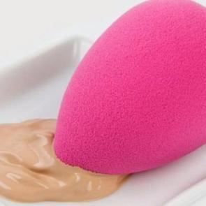 Makyaj s&uuml;ngeri nasıl temizlenir?