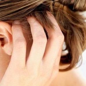 Bitler sa&ccedil;tan nasıl temizlenir?