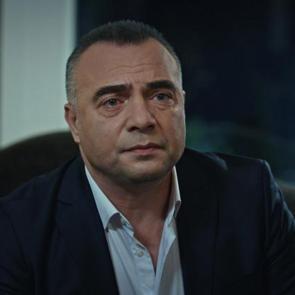 Eşkıya D&uuml;nyaya H&uuml;k&uuml;mdar Olmaz'dan ayrılıyor mu? Oktay Kaynarca veda paylaşımı...