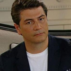 Mezarı yapılan Vatan Şaşmaz&rsquo;ın gizli ziyaret&ccedil;ileri