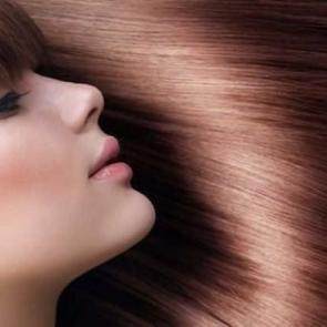 Parlak sa&ccedil;lar i&ccedil;in evde sa&ccedil; bakım maskesi