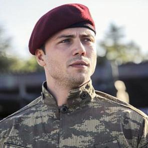 S&ouml;z dizisinin oyuncusu Tolga Sarıtaş &ouml;l&uuml;mden d&ouml;nd&uuml;!