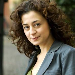 T&uuml;rkiye'den ka&ccedil;an Ece Temelkuran'dan hadsiz benzetme!