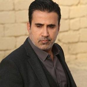 Emrah'tan şok karar, &uuml;lkeyi terk ediyor! Emrah kimdir, nereli ve ka&ccedil; yaşında?