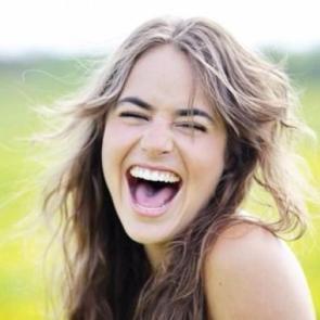 G&uuml;lmek kırışıklığa sebep olur mu ?