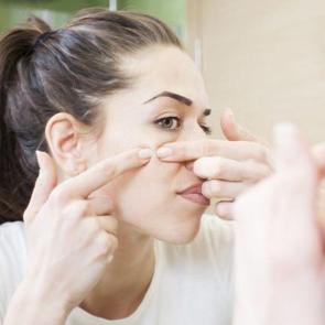 Cildinizde sivilce varsa asla dokunmayın!