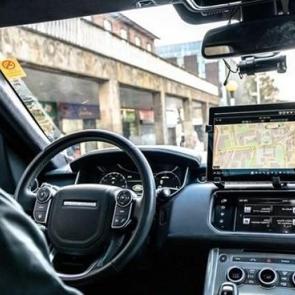 İngiliz devi ilk s&uuml;r&uuml;c&uuml;s&uuml;z aracını test etti!