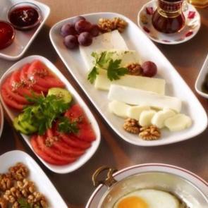 Bir kahvaltı ka&ccedil; kalori?