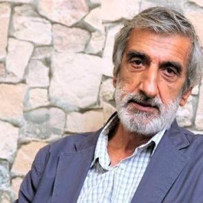 Ali Tekint&uuml;re kimdir? &Uuml;nl&uuml; şarkıların s&ouml;z yazarına veda edildi