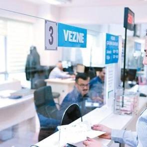 Bankalar hesap işletim &uuml;cretinden vazge&ccedil;medi