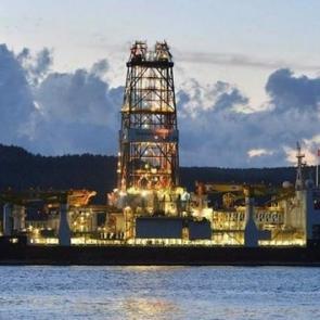 T&uuml;rkiye i&ccedil;in bir ilk! Boğaz'dan ge&ccedil;ti