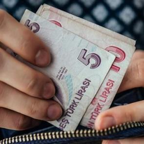 Devletten gen&ccedil;lere g&uuml;nl&uuml;k 75 TL cep har&ccedil;lığı!