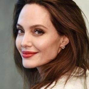 Angelina Jolie'nin g&uuml;zellik sırları