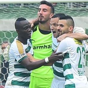 Bursaspor'un geleceği gen&ccedil; oyuncularında