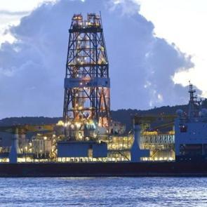 T&uuml;rkiye'ye geldi, Rumların etekleri tutuştu