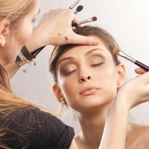 Makyaja yeni başlayanlar i&ccedil;in &ouml;neriler