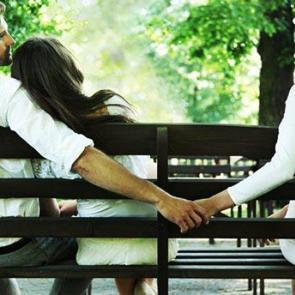 Aldatan erkeği ele veren davranışlar