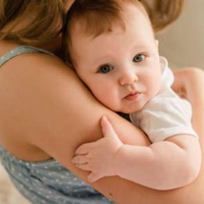 Kucağa alışan bebekler nasıl vazge&ccedil;irilir?