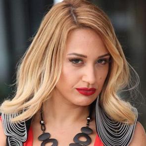 Afrin'e sessiz kalan Gupse &Ouml;zay, Alaska'ya ağlıyor!