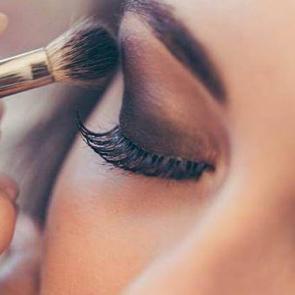 G&ouml;z kamaştıran makyaj &ouml;nerileri