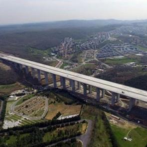 K&ouml;pr&uuml; ve otoyollar 2017'de de para bastı