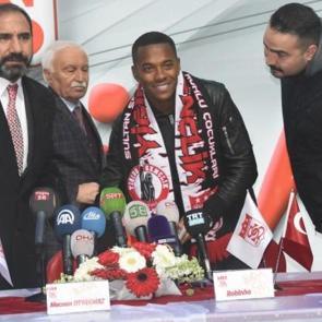 Robinho imzayı attı! İlk mesaj...