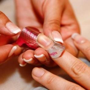 Takma tırnak nasıl takılır ve nasıl &ccedil;ıkarılır?