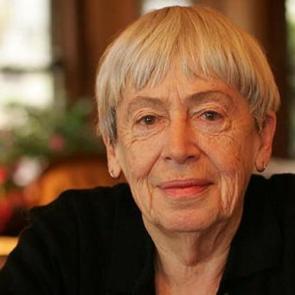 Ünlü yazar hayatını kaybetti