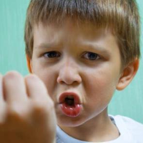 &Ccedil;ocukların k&uuml;f&uuml;r etmeleri nasıl engellenir?