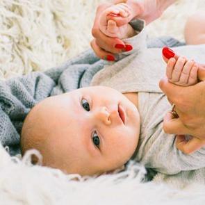 Bebekler ne zaman oturur? Gelişim evreleri nasıl?