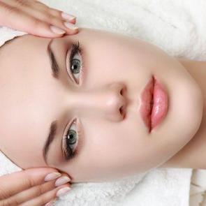 Doğru cilt temizlemek i&ccedil;in 7 pratik adım!