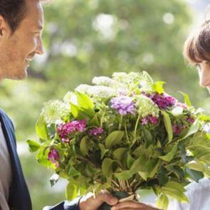 Kadınlara neden &ccedil;i&ccedil;ek alınmalı?