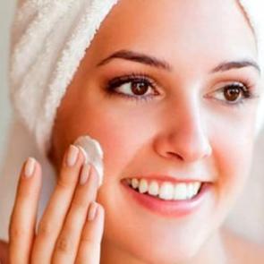 Doğal cilt beyazlatma maskeleri