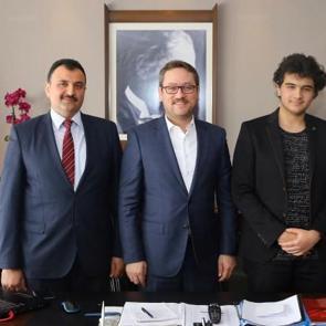 Hızlı okuma şampiyonu 6 yılda 5 bin kitap okudu