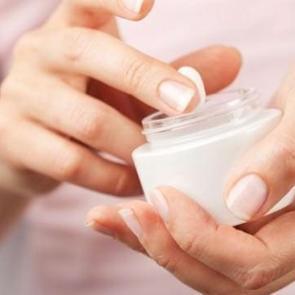 En iyi ve etkili &ccedil;atlak kremleri