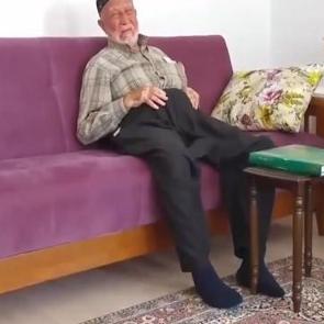 Oruç tutamadığı için ağlayan dede