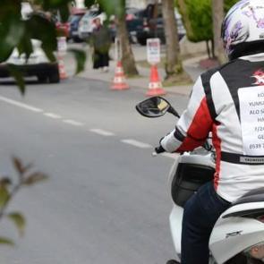 Kemal Sunal hayranlığını kullandı, sipariş yağıyor