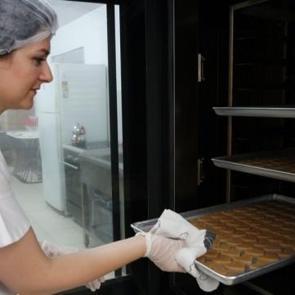 Bebeği i&ccedil;in &uuml;retti şimdi t&uuml;m T&uuml;rkiye'ye satıyor