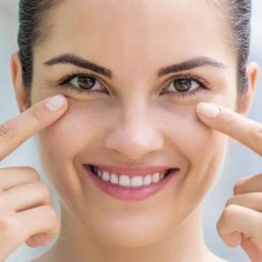 En etkili g&ouml;z &ccedil;evresi serumları