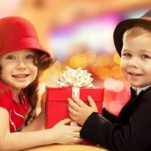 &Ccedil;ocuklarınıza pahalı hediyeler almayın