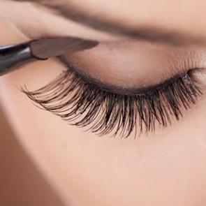 Kirpikleri uzatan en iyi serumlar