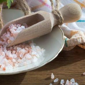 Renkli banyo tuzu nasıl yapılır?