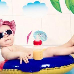 Tatile giderken bebek valizine ne konur? Bebekler i&ccedil;in tatil ihtiya&ccedil; listesi