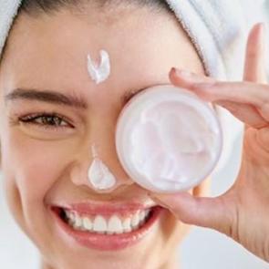 Cildi nemlendiren doğal maske tarifi